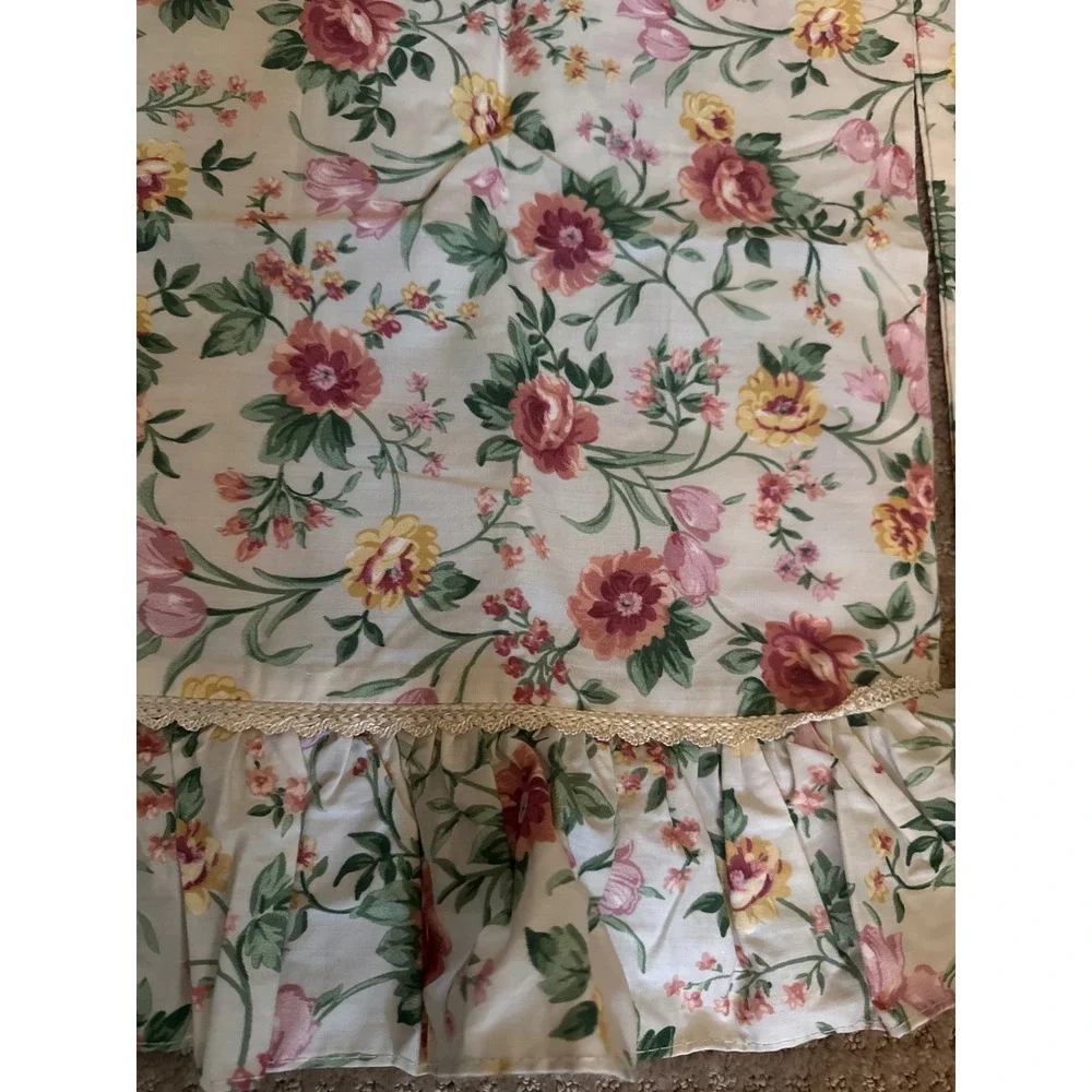 Vintage Croscill Home Fashions Floral Ruffle Lace Standard Pillowcase Set 2pc